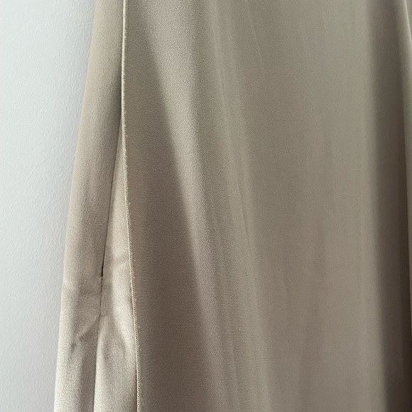 Halston Satin and Crepe beige gown - Picture 2 of 9